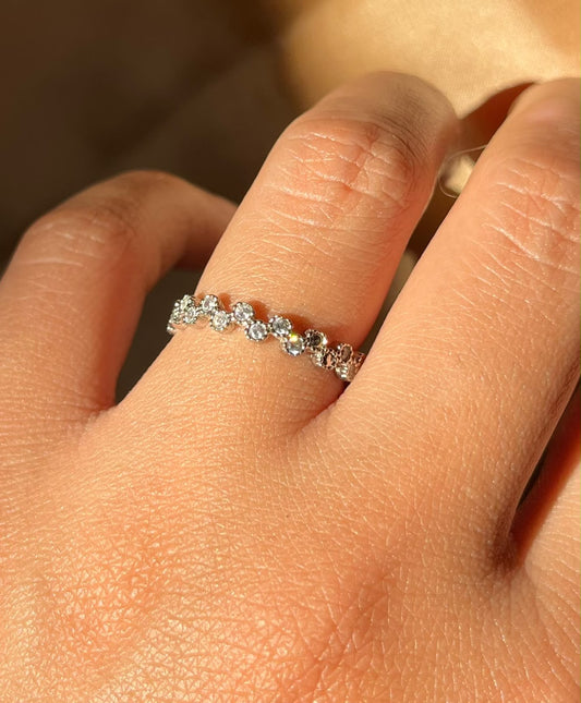 Dainty band