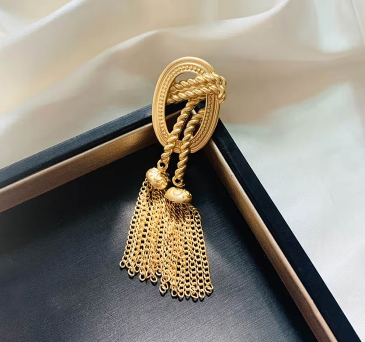 The Knot Tassel Brooch