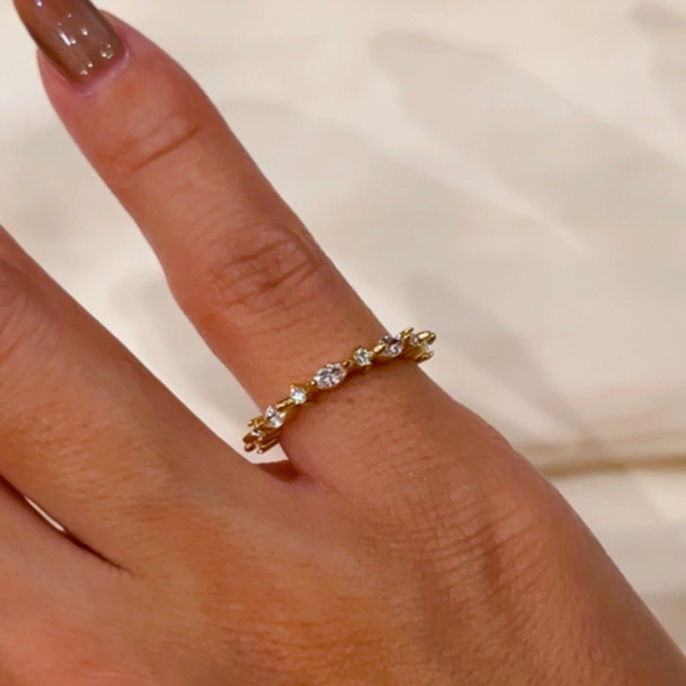 Dainty Pinky Ring 02