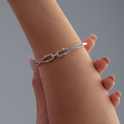 Middle Knot Bangle