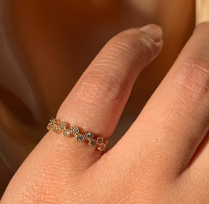 Dainty band