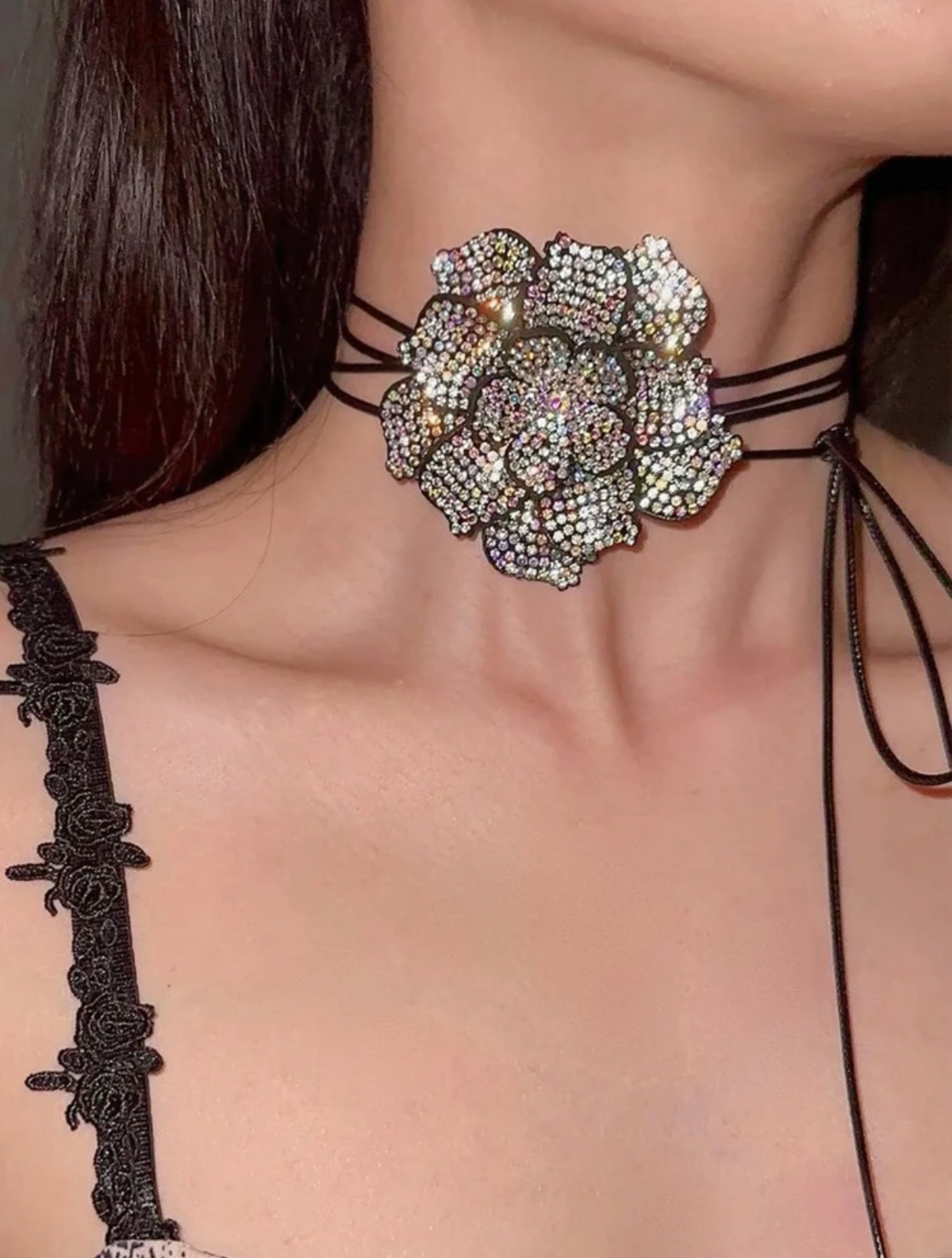 Rhinestones Flower Choker