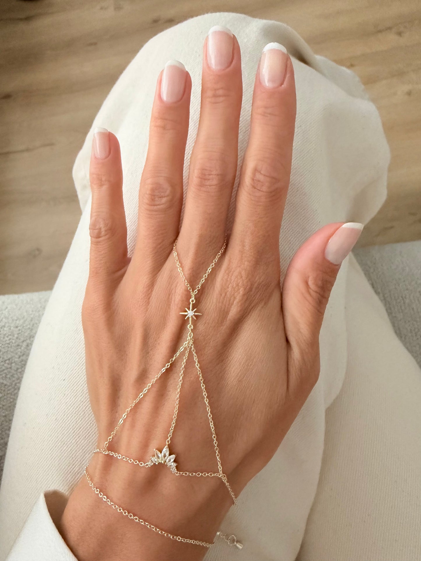 Hand Chain - 31
