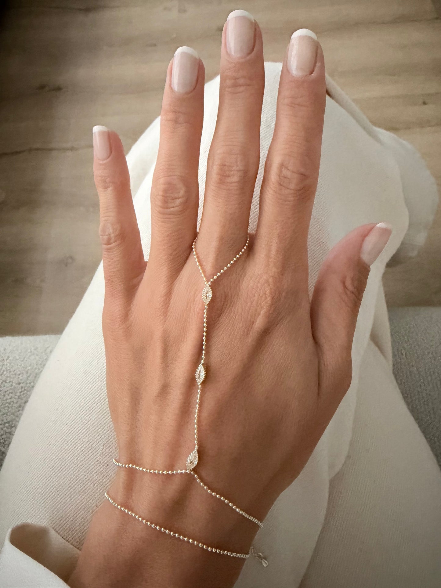 Hand Chain - 32