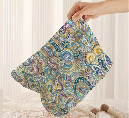 The Ribbed Makeup Bag