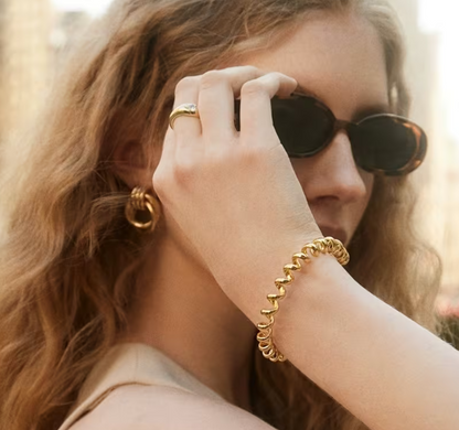 Swirl Bangle 01