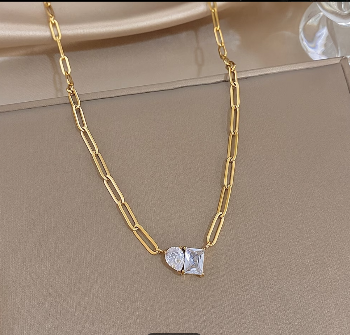 Asymmetrical Stones Paperclip Necklace