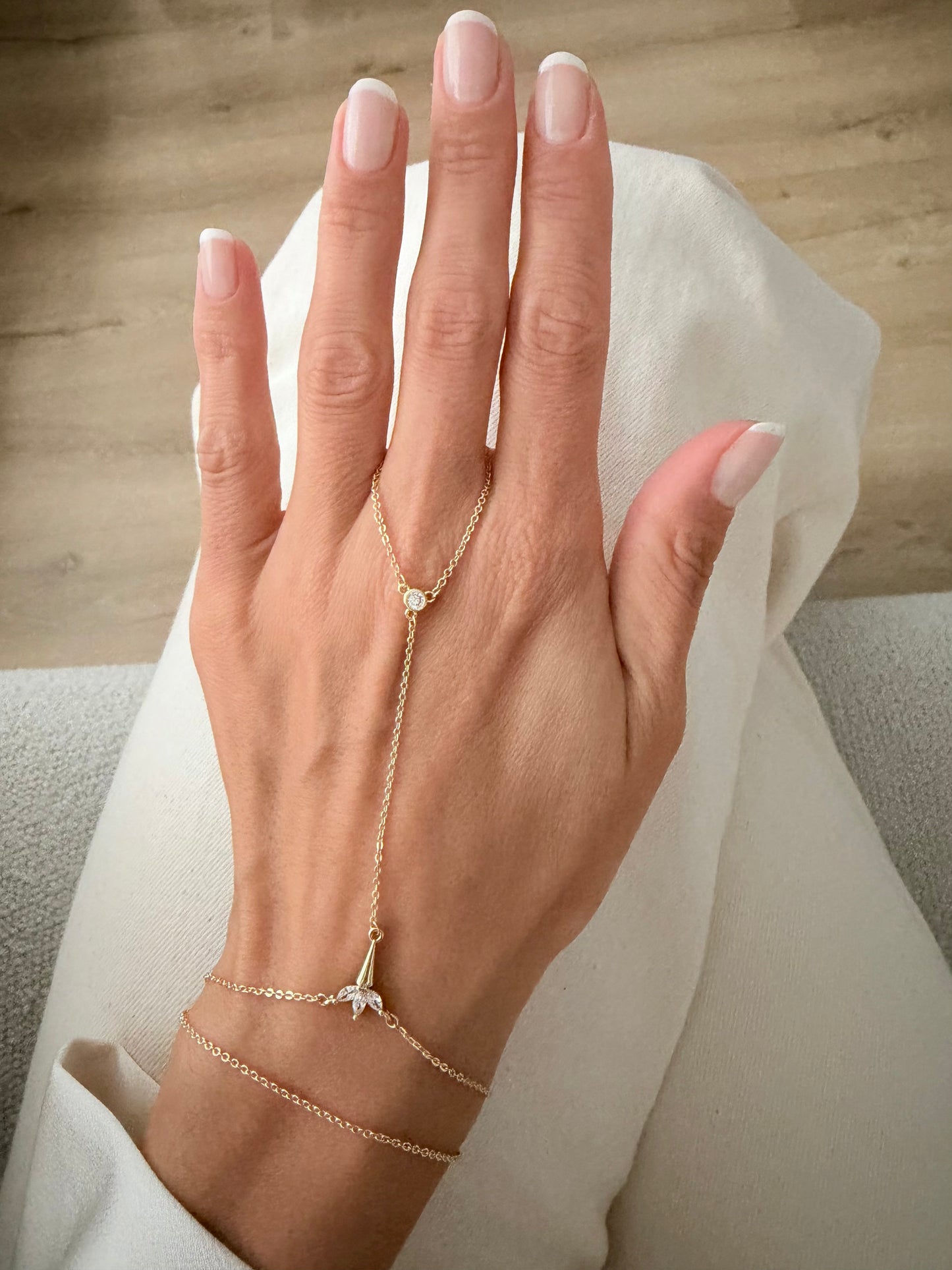 Hand Chain - 38